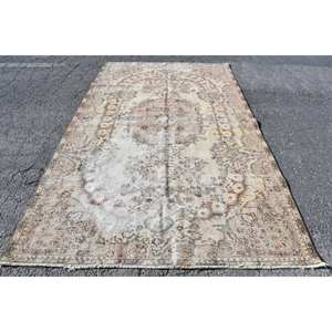 Tapis turc Vintage Beige Marron 5.9x10ft fait à la main en soie de bambou pour salon chambre ou couloir modèle de table d'appoint rectangulaire - Product Image 1