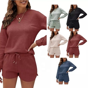 T-shirt et Short de haute qualité, ensemble deux pièces pour femmes, vêtements, Shorts, Logo personnalisé, chemise et Short, vente en gros - Product Image 2