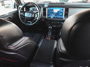 Ford Bronco Raptor 4WD 2023 incroyablement parfait avec faible kilométrage en stock, proposé à un prix incroyable que vous ne voudrez pas manquer - Product Image 3