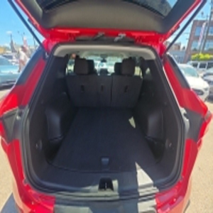 Blazer LT 2022 con Volante a la Izquierda, Asientos de Cuero y Cámara Trasera - Product Image 4