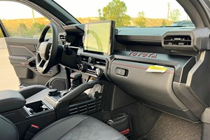 Toyota Tacoma TRD Pro 4x4 Doble Cabina 2024 Usada en Buenas Condiciones, Certificada y Limpia - Product Image 4