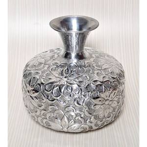 Vase à fleurs en métal résistant de concepteur unique poli brillant argent nordique moderne pour la maison et l'hôtel centre de table et décor - Product Image 6