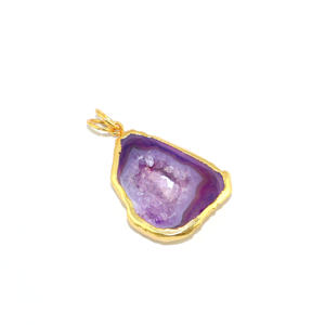 Delicado Colgante de Geoda Druzy Morada de Forma Irregular, Chapado en Metal, Joyería de Moda para Mujer, Venta al por Mayor - Product Image 2
