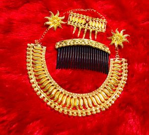 Colección del fabricante indio Conjunto de joyería de moda chapada en oro de 24 quilates Collar EarringsCombs Broches Diseñado en EE. UU. - Product Image 2