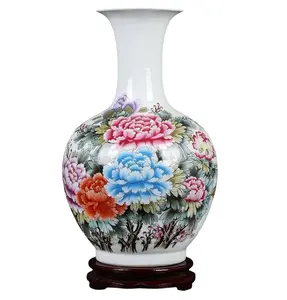 Декоративная ваза для цветов