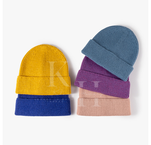 Gorros de lana de invierno Vintage de Color sólido Unisex, gorros de punto personalizados con bordado, gorros cálidos ajustables transpirables e impermeables - Product Image 1