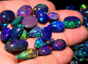 Opale noire éthiopienne de qualité supérieure, cabochon, pierre précieuse - Opales noires chatoyantes arc-en-ciel - Pierres brutes de forme mixte Welo en gros - Product Image 3