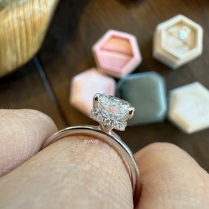 Anillo de Boda Elegante con Diamante Cultivado en Laboratorio, Corte Radiante, Claridad VVS, Oro Sólido de 18K, Certificado IGI, Joyería Fina de Diseño de Lujo - Product Image 3