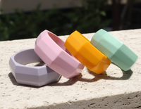 Magnifiques bracelets en résine tendance et colorés |   Bracelets en acrylique brillant pour femmes |   Bijoux de mode modernes en gros