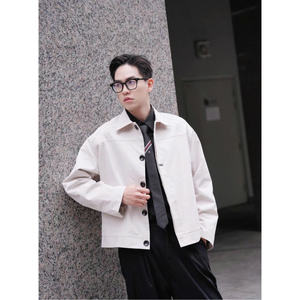 Veste kaki de luxe. Bouton en métal de forme carrée, style coréen, coupe-vent et anti-rides, laine/polyester - Product Image 1