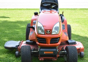 <b>Used</b> Kubota Riding Mowers | Lawn and Garden Tractors For Sale - Product Image 6
