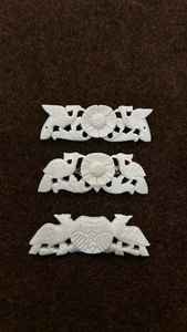 Broches de hueso étnicos hechos a medida intrincadamente tallados a mano. Ideal para broches de hueso que añaden un toque terroso y elegante que se destaca - Product Image 2