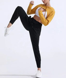 Vêtements de sport, haut court, sweat-shirts personnalisés, sweat-shirt court pour femme avec logo personnalisé par Zavi Sports, prix de gros - Product Image 5