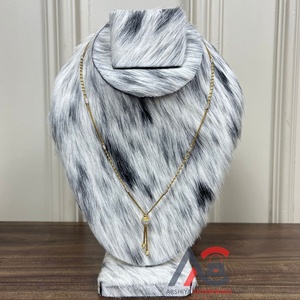 การแสดงเครื่องประดับสร้อยคอหนังวัวแบบกำหนดเองได้สำหรับการแสดงเครื่องประดับหน้าอกเครื่องประดับ - Product Image 1