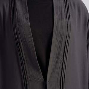 Abaya Aveline de Silueta Recta con Pliegues en Color Carbón - Product Image 5