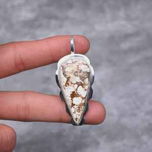 Colgante de Ágata Caballo Salvaje, Piedra Preciosa Marrón y Blanca, Plata de Ley 925, Joyería Hecha a Mano - Product Image 4