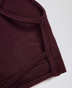 สปอร์ตบราคุณภาพพรีเมียมไร้ตะเข็บ ระบายอากาศได้ดี แห้งเร็ว ผลิตจากผ้าสแปนเด็กซ์/ไนลอน  โลโก้สั่งทำได้  รองรับระดับปานกลาง ดีไซน์เรียบง่าย - Product Image 4