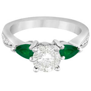 Anillo de Compromiso de Oro Blanco de 18K con Diamante de 0.61ct y Esmeralda Verde Pera, Calidad AAA, Claridad Impecable para Novias - Product Image 3