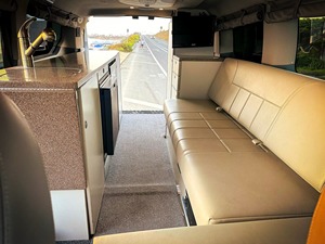 Ford Transit 150 Sportsmobile 4x4 2017 Usado, Certificado y en Buen Estado - Product Image 3