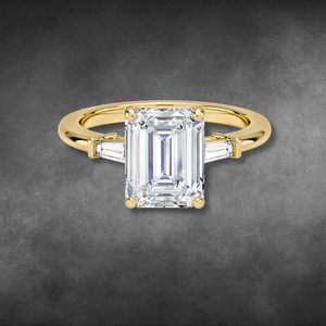 Anillo de diamantes cultivados en laboratorio, oro amarillo de 14 quilates y 18 quilates, corte esmeralda, anillo de tres piedras con diamantes baguette cónicos para damas, joyería fina. - Product Image 1