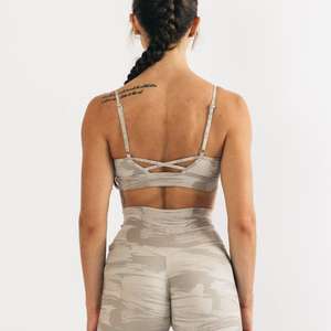 Sujetador Deportivo de Yoga Personalizado para Mujer, OEM, Soporte Medio, Sin Costuras, Spandex, Logotipo Frontal Personalizado, Color y Talla a Medida, Sujetador Deportivo de Moda - Product Image 3