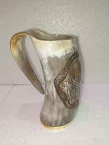 Tasse de corne à boire en céramique de sculpture Viking personnalisée artisanale corne naturelle hautement polie d'Inde pour le vin et la bière - Product Image 2