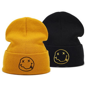 Gorro de punto a prueba de viento con protección para los oídos, a la moda, con patrón de sonrisa, para hombres y mujeres, opción ideal para regalos, 1 ud. - Product Image 5