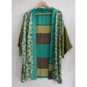 ชุดกิโมโนผ้าไหมพิมพ์ลายดอกไม้สไตล์อินเดีย ทำมือ ระบายอากาศได้ดี ตกแต่งด้วยผ้าปะติดปะต่อ สวมใส่สบาย เหมาะสำหรับฤดูใบไม้ร่วง ไซส์ใหญ่ ความยาวระดับเข่า - Product Image 1