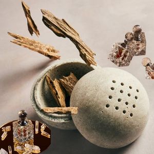 El costoso aroma del aceite esencial de madera de agar en el mundo de las fragancias Huy Phat - Product Image 3