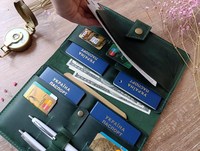 Cartera de Viaje de Cuero Vintage Personalizable, Porta Pasaportes Familiar para 4, 6, 8, 10 Pasaportes, Organizador de Documentos con Cierre de Botón y Protección RFID