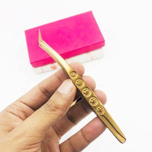 Pinzas de extensión de pestañas de acero inoxidable sólido de calidad superior con curva de 65 grados de etiqueta privada, aislamiento de oro rosa probado a mano - Product Image 2