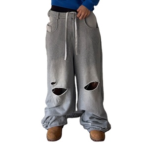 Pantalon de survêtement évasé de haute qualité, effet délavé soleil et usé, style streetwear, coupe oversize - Product Image 1