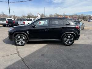 Mitsubishi Outlander Sport SE SUV 2023, 4.1-6L, essence atmosphérique, automatique, sièges en cuir, toit ouvrant, pneus R18 - Product Image 2