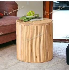 Élégant petit meuble de restaurant pour la maison Table d'appoint en rotin avec panneaux en bois au design classique magnifiquement décorative pour les hôtels - Product Image 1