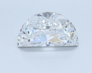 DIAMANTE CULTIVADO EN LABORATORIO, FORMA MEDIA LUNA, 1.00 CATA, COLOR E, PURIDAD VVS2, CERTIFICADO IGI PARA LA FABRICACIÓN DE JOYERÍA - Product Image 1