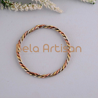 Gelang Kabel Magnet Kuningan Modern Buatan Tangan di India oleh Bela Artisan Unisex