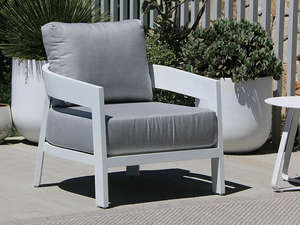 Ensemble de canapé d'extérieur moderne en aluminium avec coussins et table basse - Meubles de jardin légers et écologiques pour villa, ferme, patio |   Horti - Product Image 5