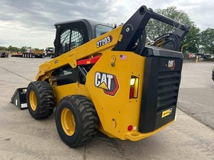 รถตักล้อยางแคตเตอร์พิลลาร์ JCB 272D3 ปี 2023 ขนาด 3 ตัน พร้อมอุปกรณ์ตักด้านหน้าและตักไม้ - Product Image 4