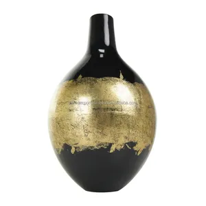 Jarrón de Flores de Metal Antiguo de Lujo, Pieza Decorativa para Interiores, para Compradores Exigentes, Hecho por Zahid Exports - Product Image 5