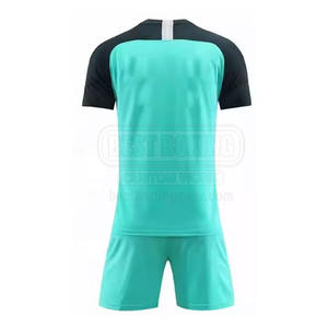 Uniforme de football de qualité supérieure, uniforme de football surdimensionné, uniformes de football en matériau bête - Product Image 4