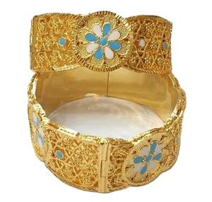 Dubai 24KT <b>Gold</b> <b>Plated</b> Womens Stylish <b>Bangles</b> Set 2PCS Two Tone Design Screw Type Dubai Plaque or 24 Carats Conception Bicolore - Product Image 5