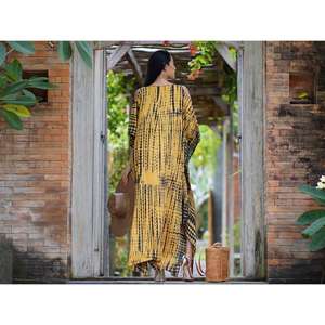 Vestido Largo Kaftan Estampado Amarillo y Negro para Mujer, Estilo Bohemio, Holgado, para Playa, Tie Dye, Verano, Resort, Largo hasta el Suelo, Natural - Product Image 3
