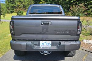 Toyota Tundra 1794 Edition CrewMax 4x4 d'occasion 2021, sans réserve, moteur V8 5,7 litres, plusieurs modifications, provenance sud des États-Unis - Product Image 6