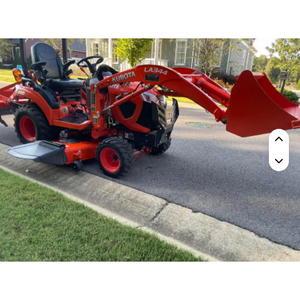 Tractor rojo con brazo excavador y cuchilla frontal, transmisión por engranajes, tractor de jardín multifuncional - Product Image 5