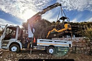 Grúa Articulada PUMACRANE Montada en Camión, Pluma Plegable, Capacidad de 8 Toneladas, Alto Momento de Carga, Mejor Calidad - Product Image 5