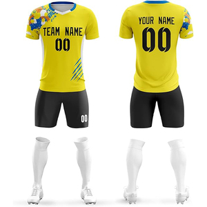 Maillot de football unisexe toutes saisons, design rétro, 100% polyester, séchage rapide, personnalisable - Product Image 1