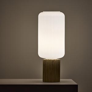 Lampe de table en marbre travertin de luxe avec abat-jour en verre cannelé, lumière douce et ambiance moderne, décoration de chevet design - Product Image 4