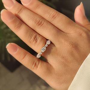 Anillo de Diamantes de Media Eternidad con Corte Redondo y Ovalado, Elegantes Anillos de Diamantes para Mujer - Product Image 4