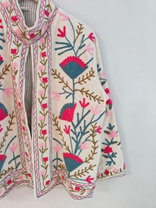 Cardigan rose bohème brodé floral à manches longues et col mandarin, grande taille, vêtement d'extérieur décontracté pour femme, idéal pour le printemps - Product Image 3