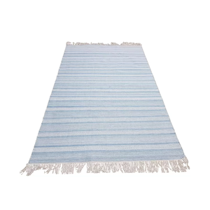 Acogedoras alfombras peludas con hermosos diseños bordados y detallados para la máxima comodidad - Product Image 1